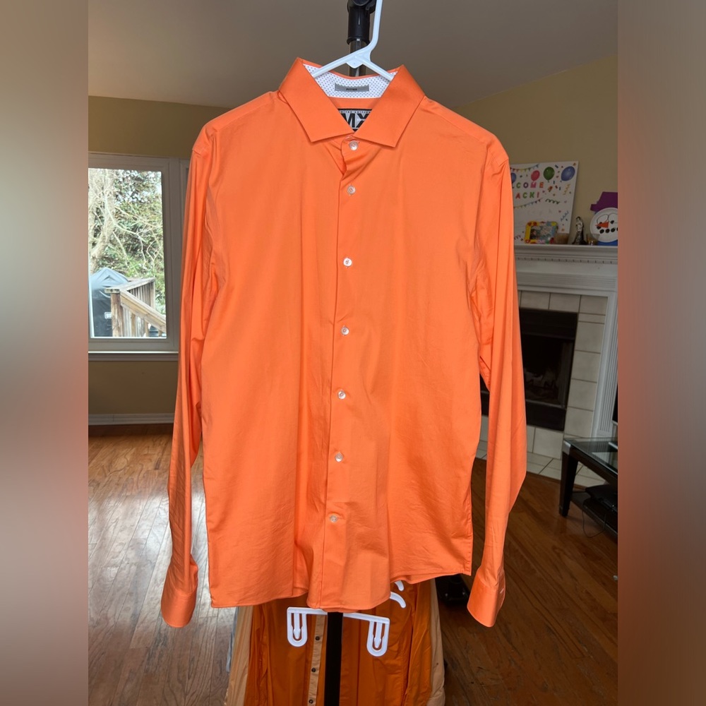 Limited edition 1MX fitted Express men’s shirt.